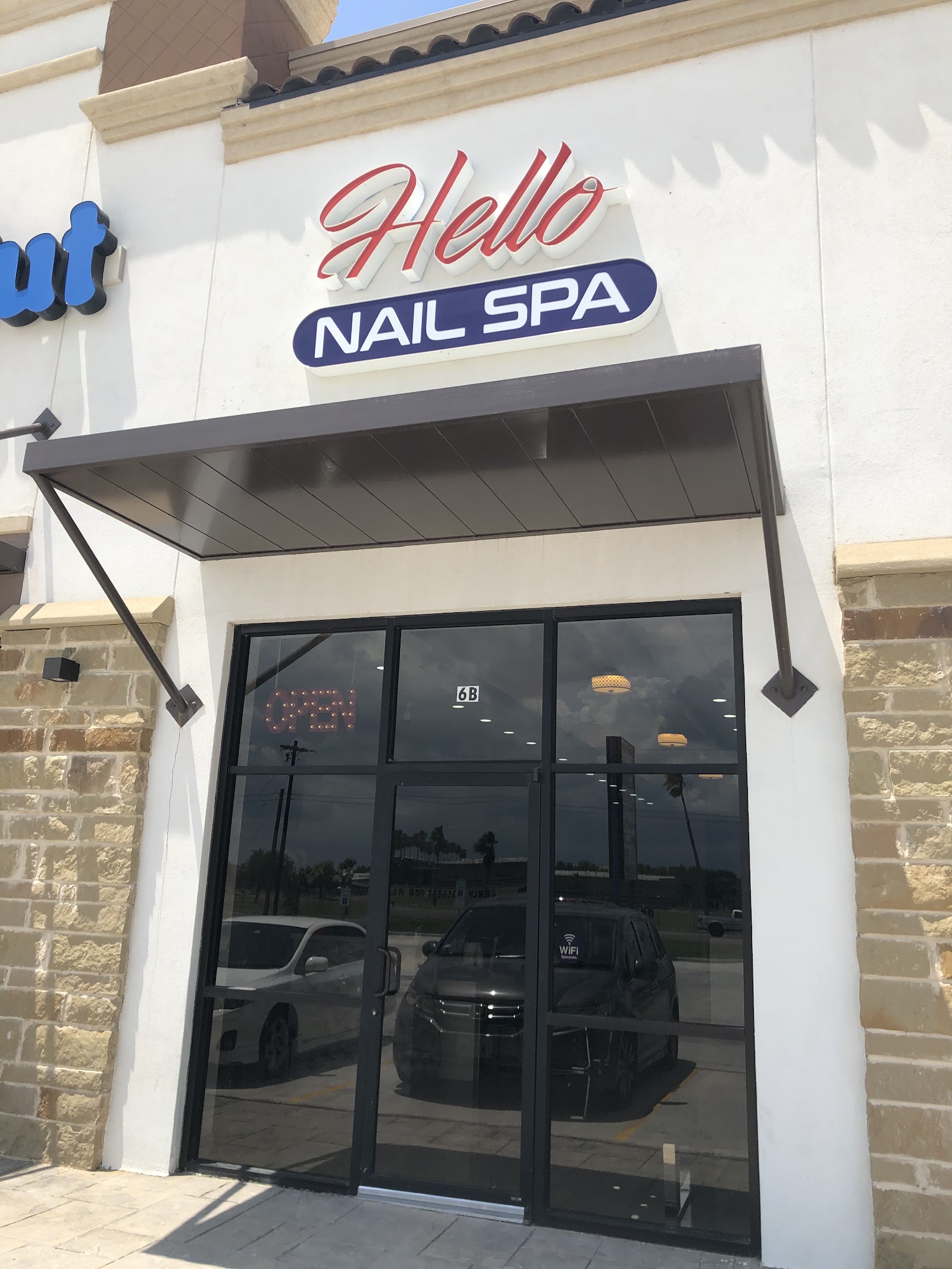 Hello Nail Spa nail photo 4