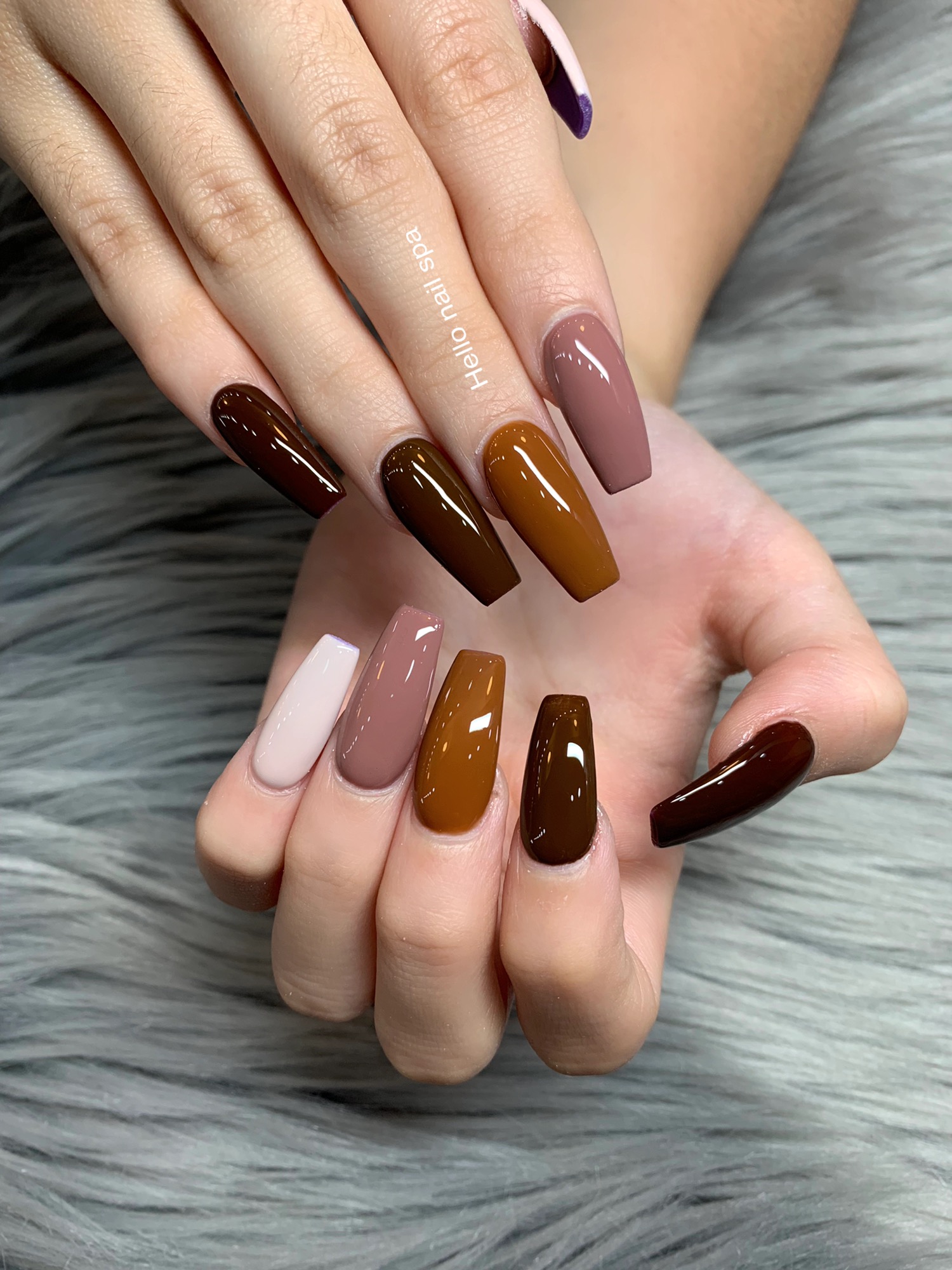 Hello Nail Spa nail photo 5